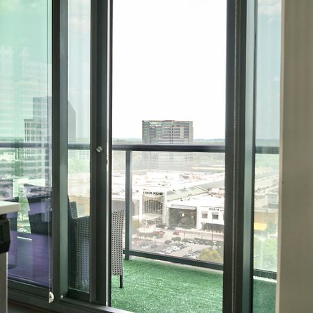 Luxury Boutique Condo In North Атланта Экстерьер фото